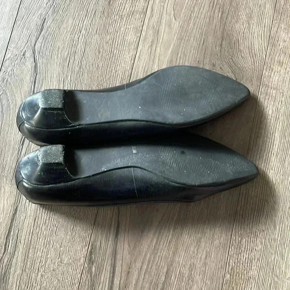 ❤️2/$50❤️Roberto Vianni Black Leather Flat Pump- Sz 7.5 - Picture 5 of 5